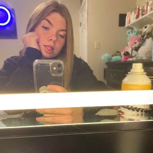 Meet your Posher, Alyssa